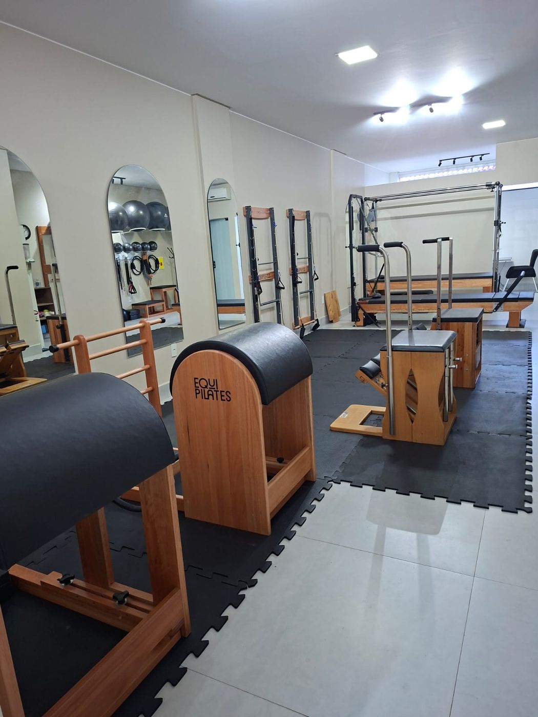 Sala de aparelhos de Pilates da Domi Pilates